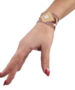 Браслет з бісеру, бежевий