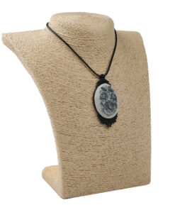 Кулон вишитий “Сірі троянди”